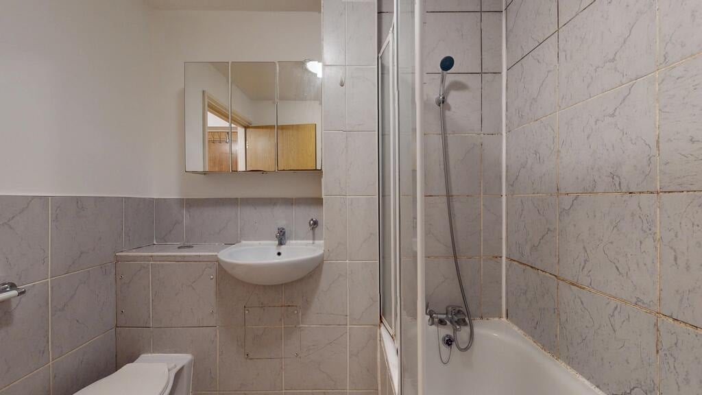 Flat Walworth Road in Greater London