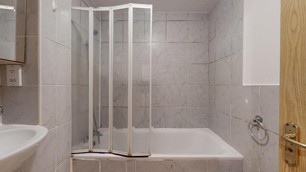 Flat Walworth Road in Greater London