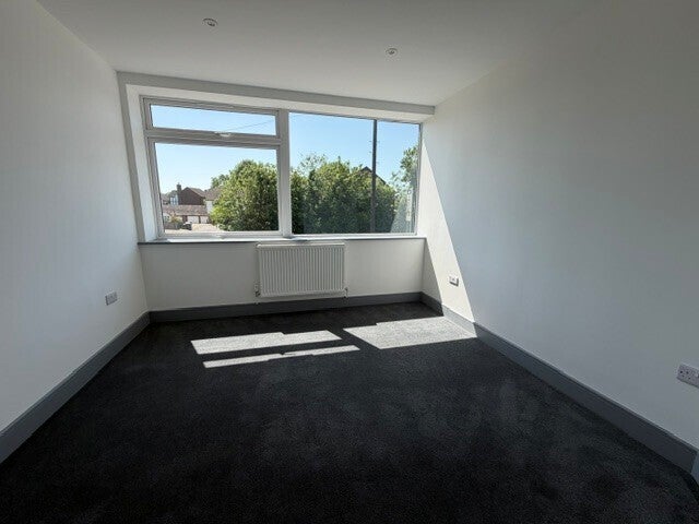 Flat Larkfield Road in Tonbridge and Malling