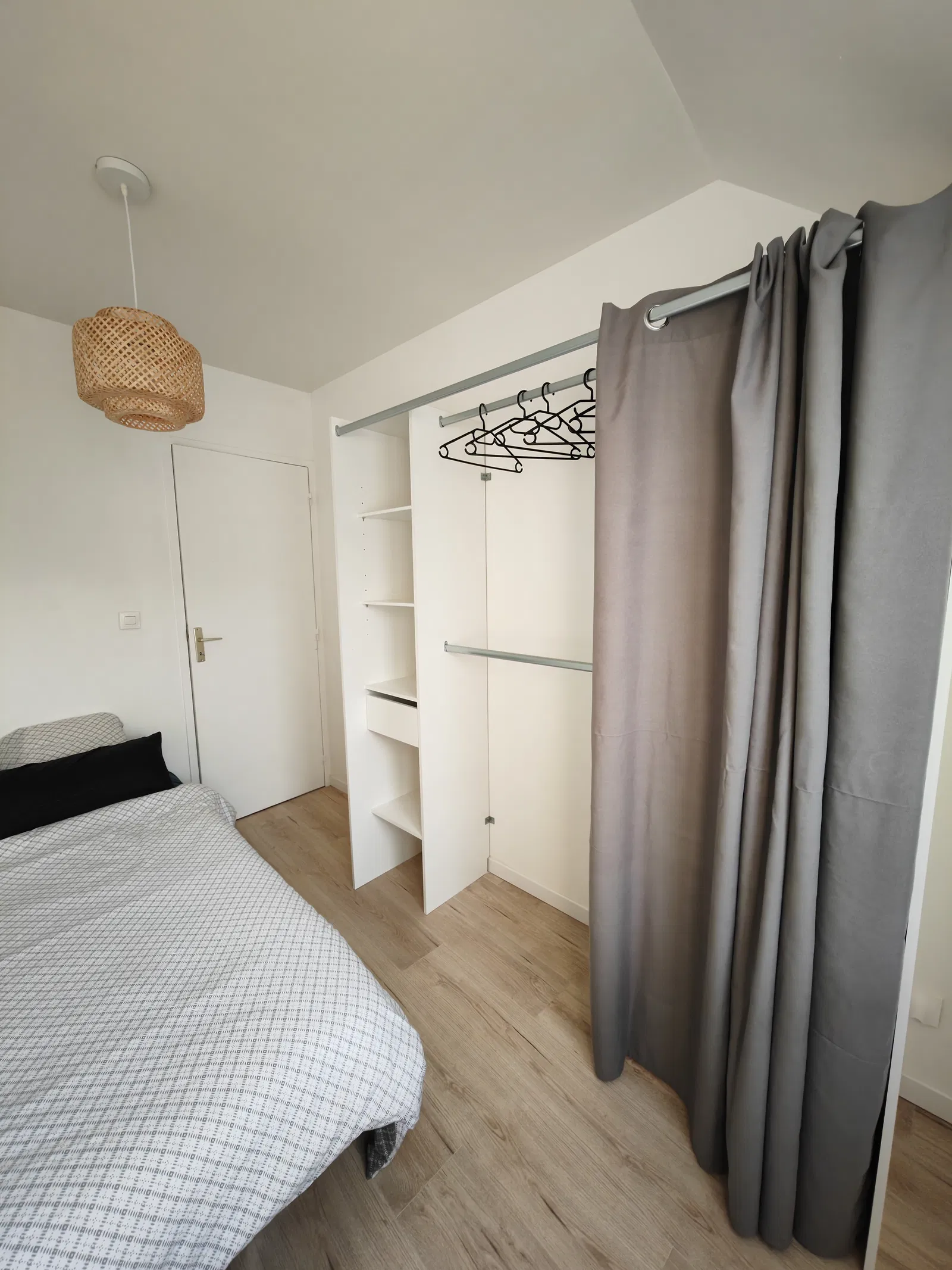 Chambre Boulevard Combes Marnes à Corbeil-Essonnes