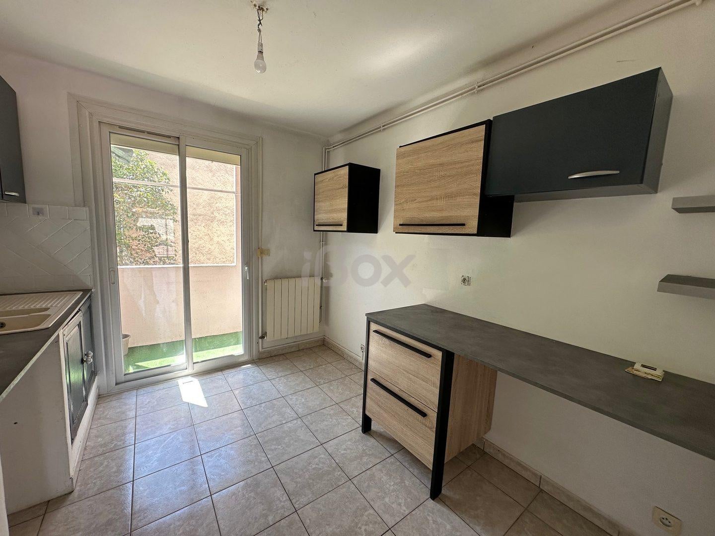 Flat Avenue Esprit Armando in La Seyne-sur-Mer