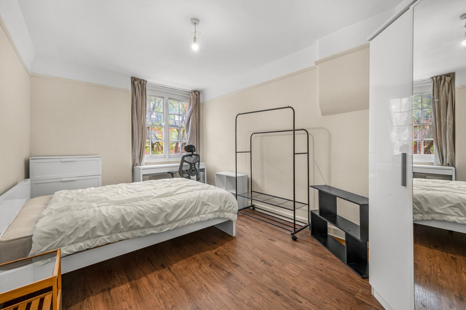 Flat Hastings Street in Greater London