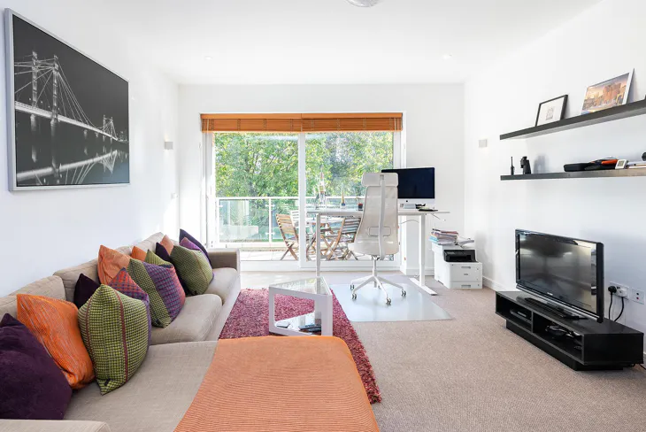 Flat Melliss Avenue in Greater London
