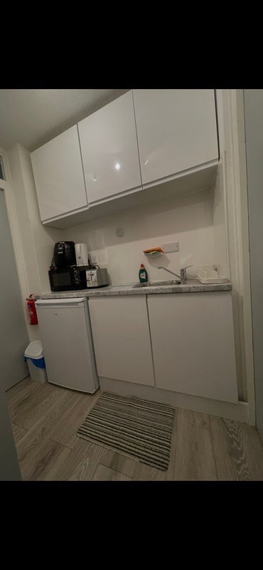 Room Monthope Road in Greater London