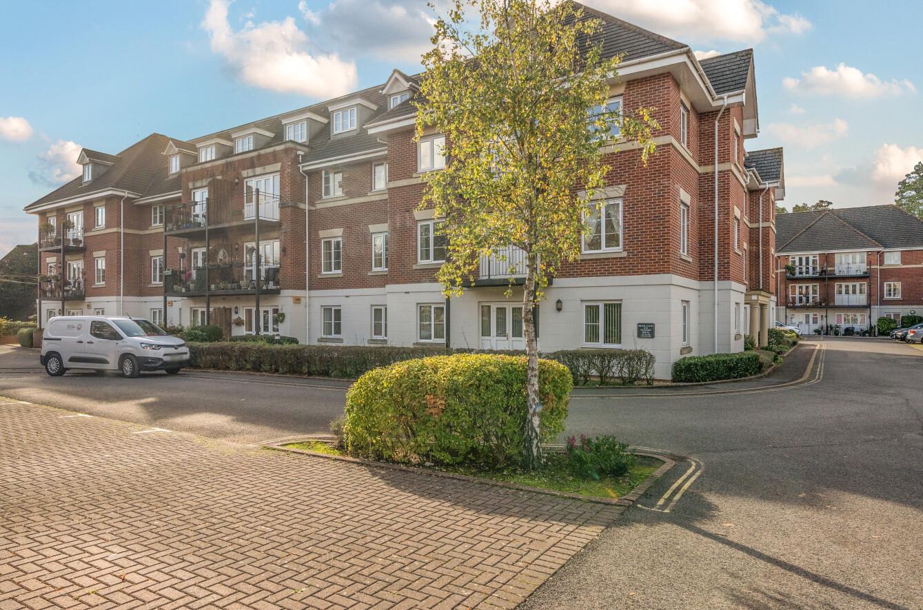 Flat Hursley Road in Chandler's Ford