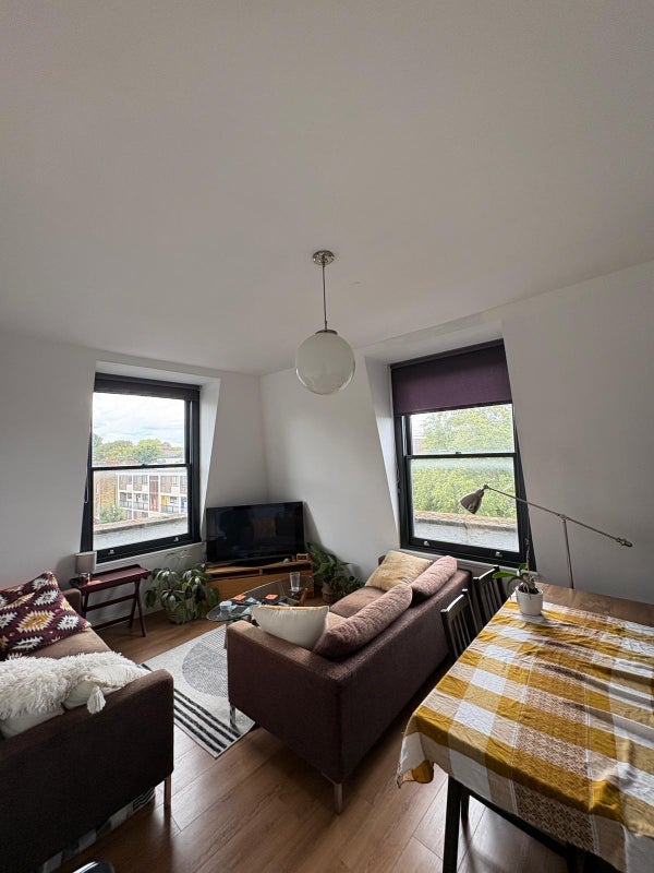 Room Essex Road in Greater London