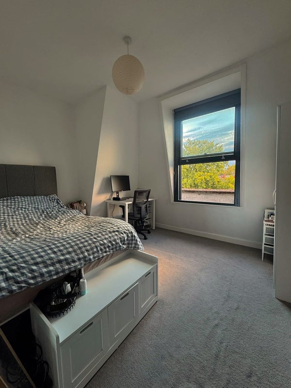 Room Essex Road in Greater London