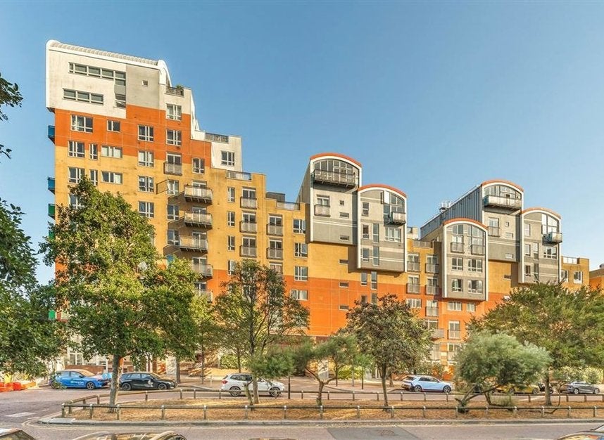 Flat John Harrison Way in Greater London