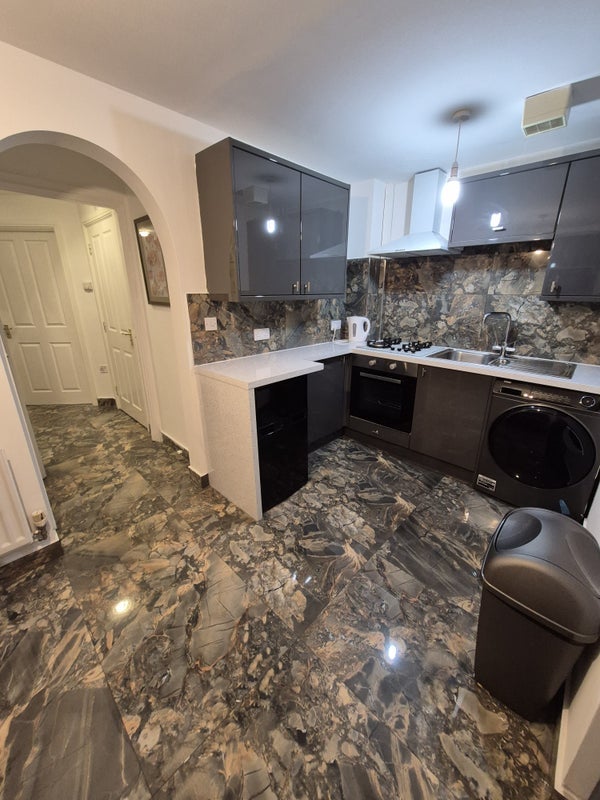 Room Sockburn Close in Leicester