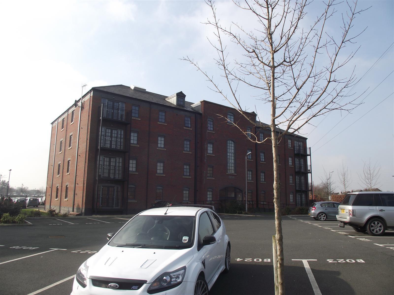 Flat Waterbridge Court in Appleton