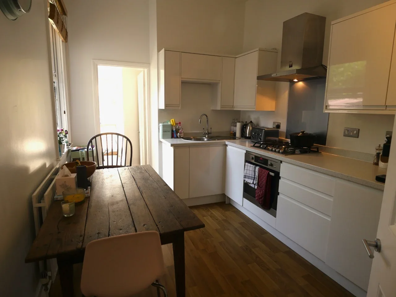 Flat Bonfield Road in Greater London