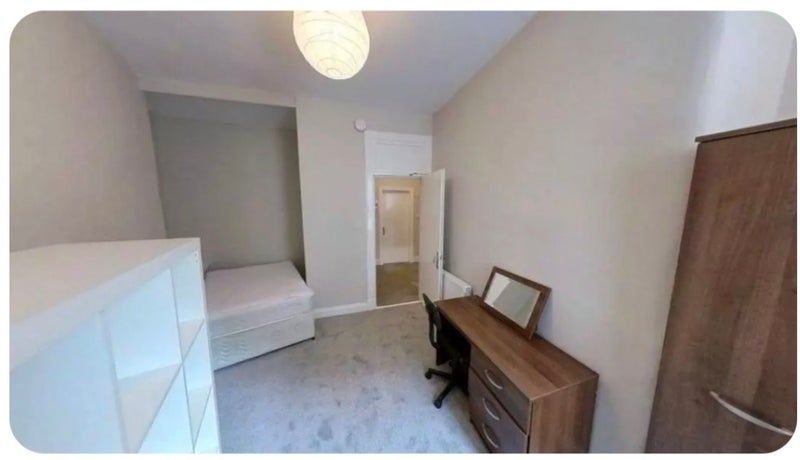 Room Shakespeare Street in Glasgow
