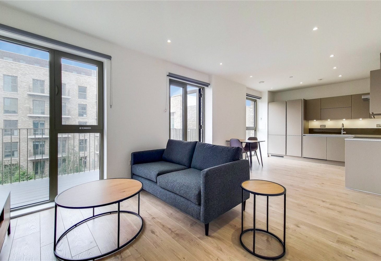 Flat Atlantis Avenue in Greater London