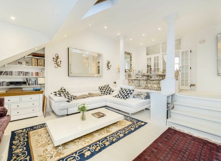 Flat Thurlow Road in Greater London