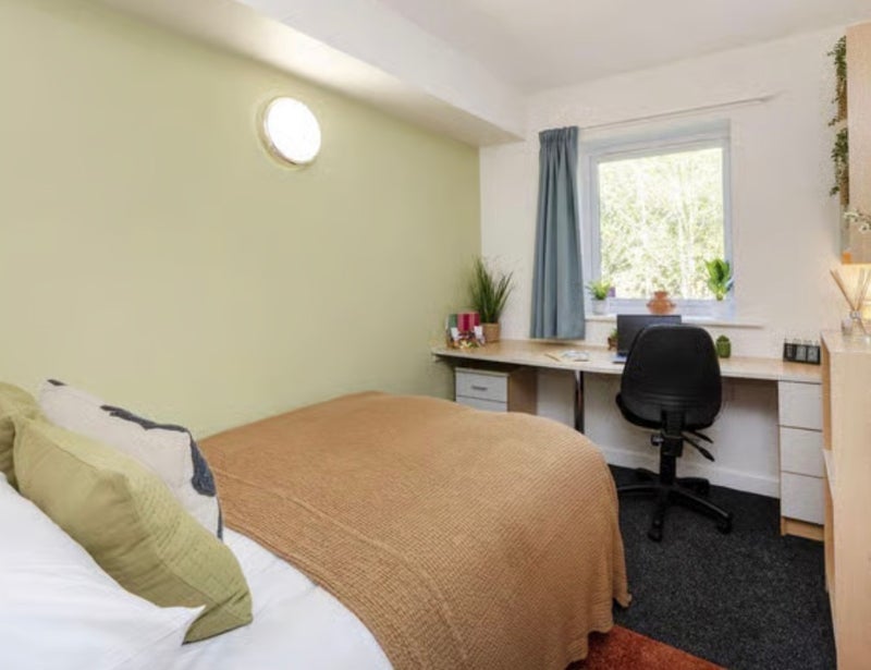 Room Leighton Street in Preston