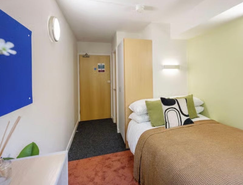 Room Leighton Street in Preston