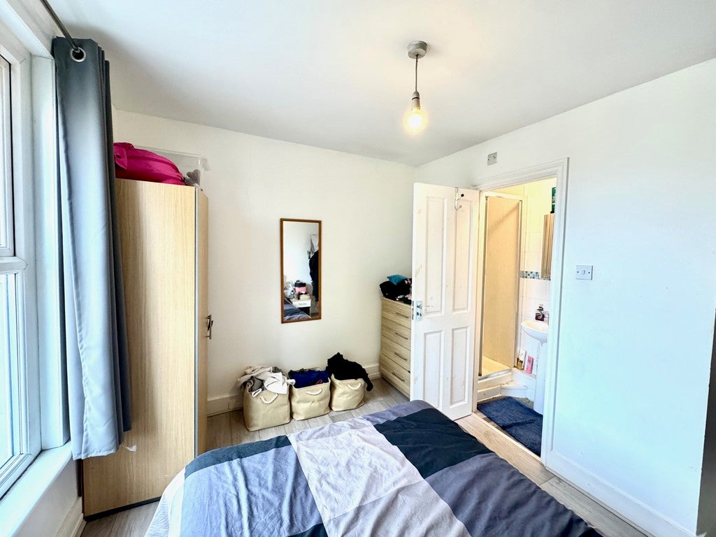 Flat West Green Road in Greater London