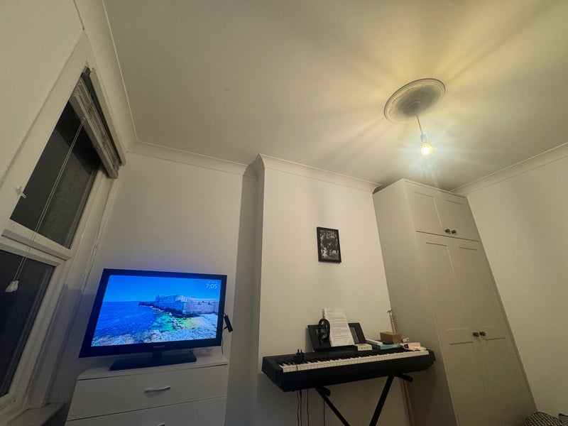 Room Davidson Road in Greater London