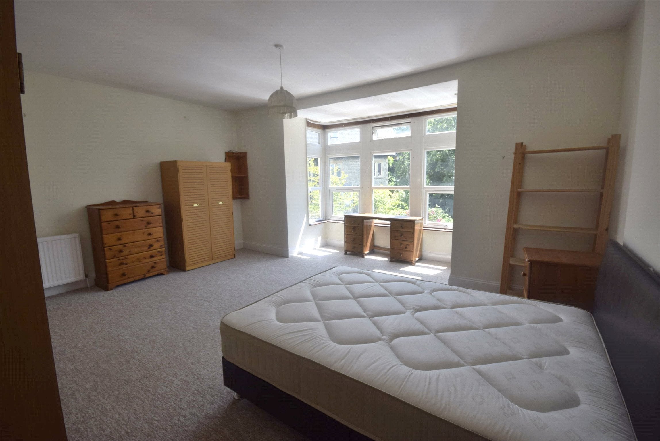 Flat Priory Road in Keynsham