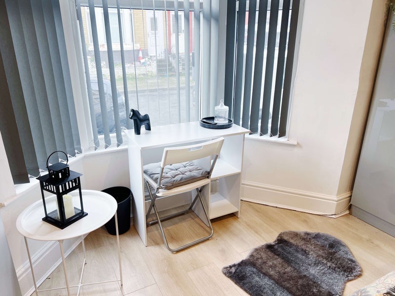 Room Newcombe Street in Liverpool
