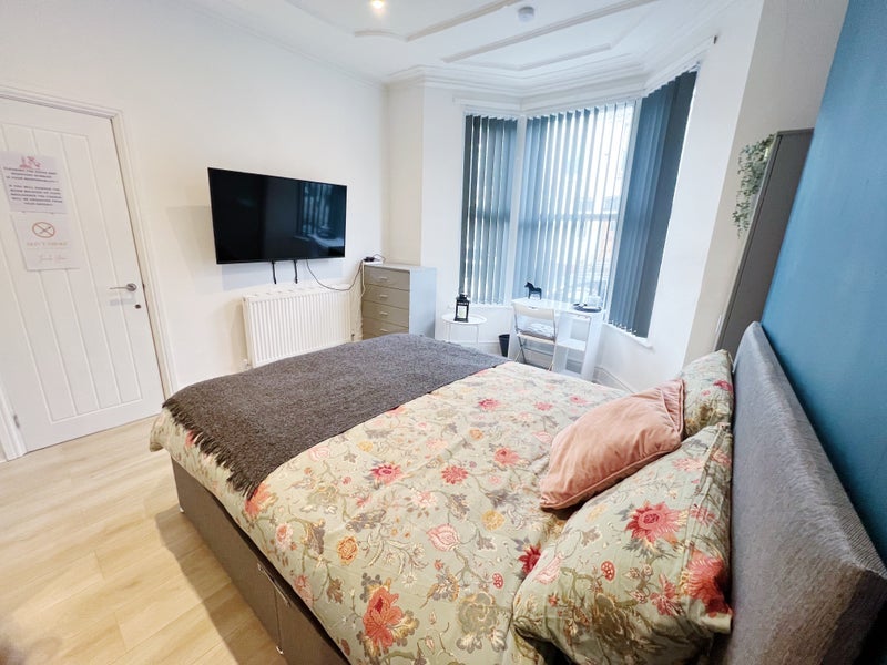 Room Newcombe Street in Liverpool
