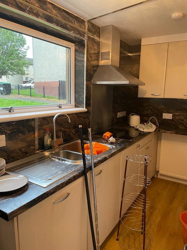 Flat Wester Drylaw Place in City of Edinburgh
