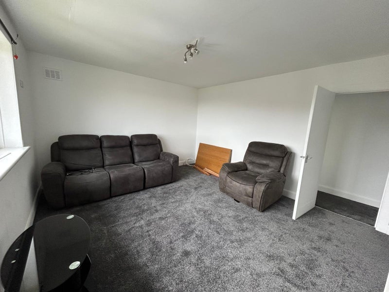 Flat Wester Drylaw Place in City of Edinburgh