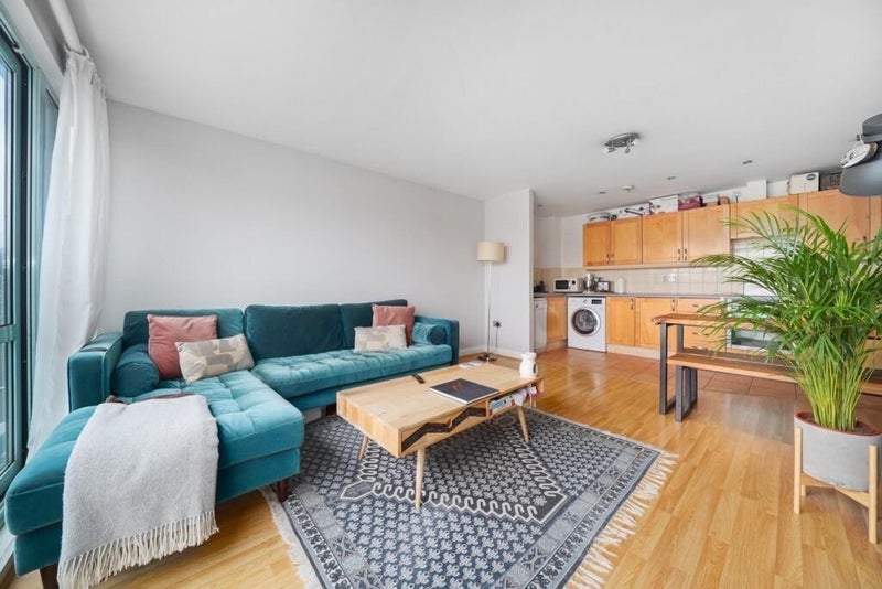 Room Paton Close in Greater London
