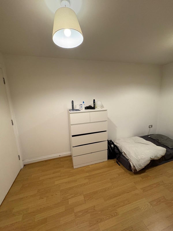 Room Paton Close in Greater London