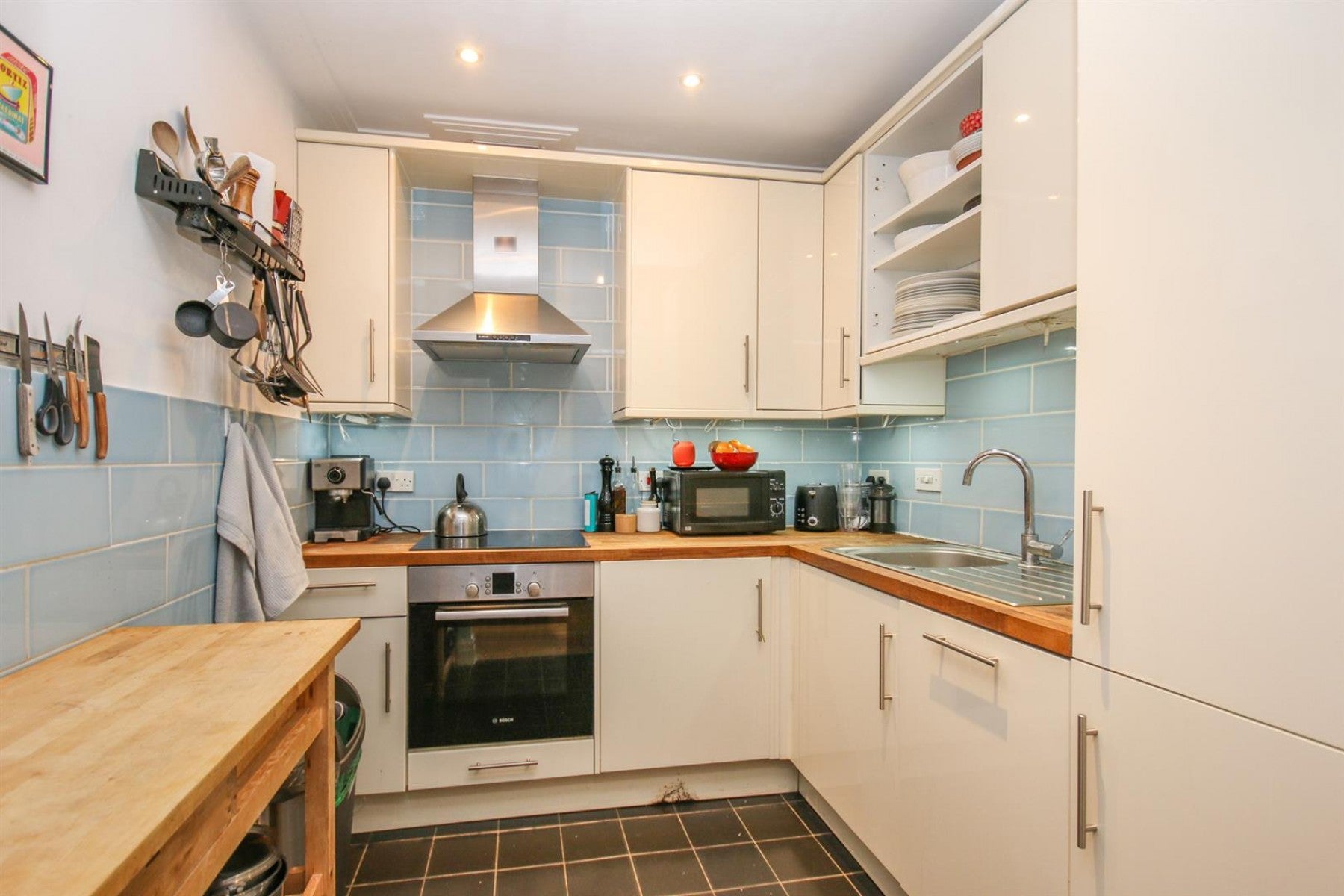 Flat Drayton Park in Greater London