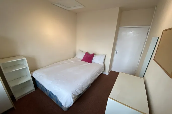 Room High Road in Nottingham