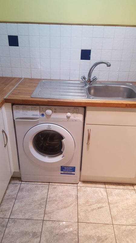 Room Headington Place in Slough