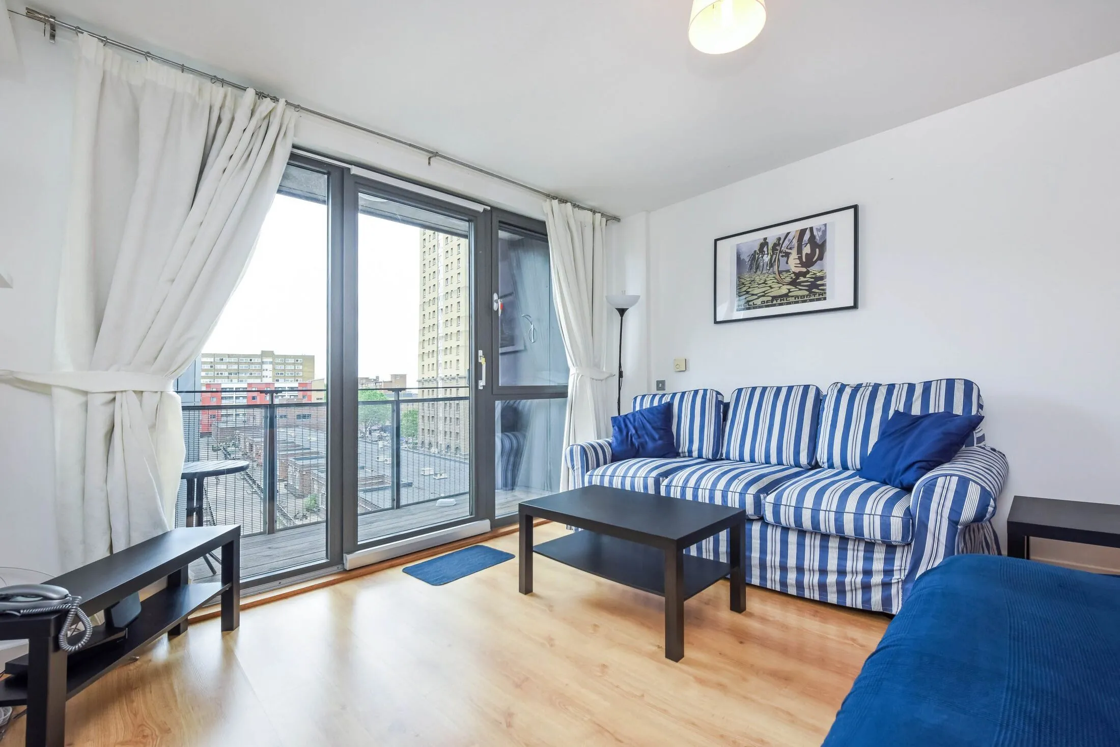 Flat Watney Street in Greater London