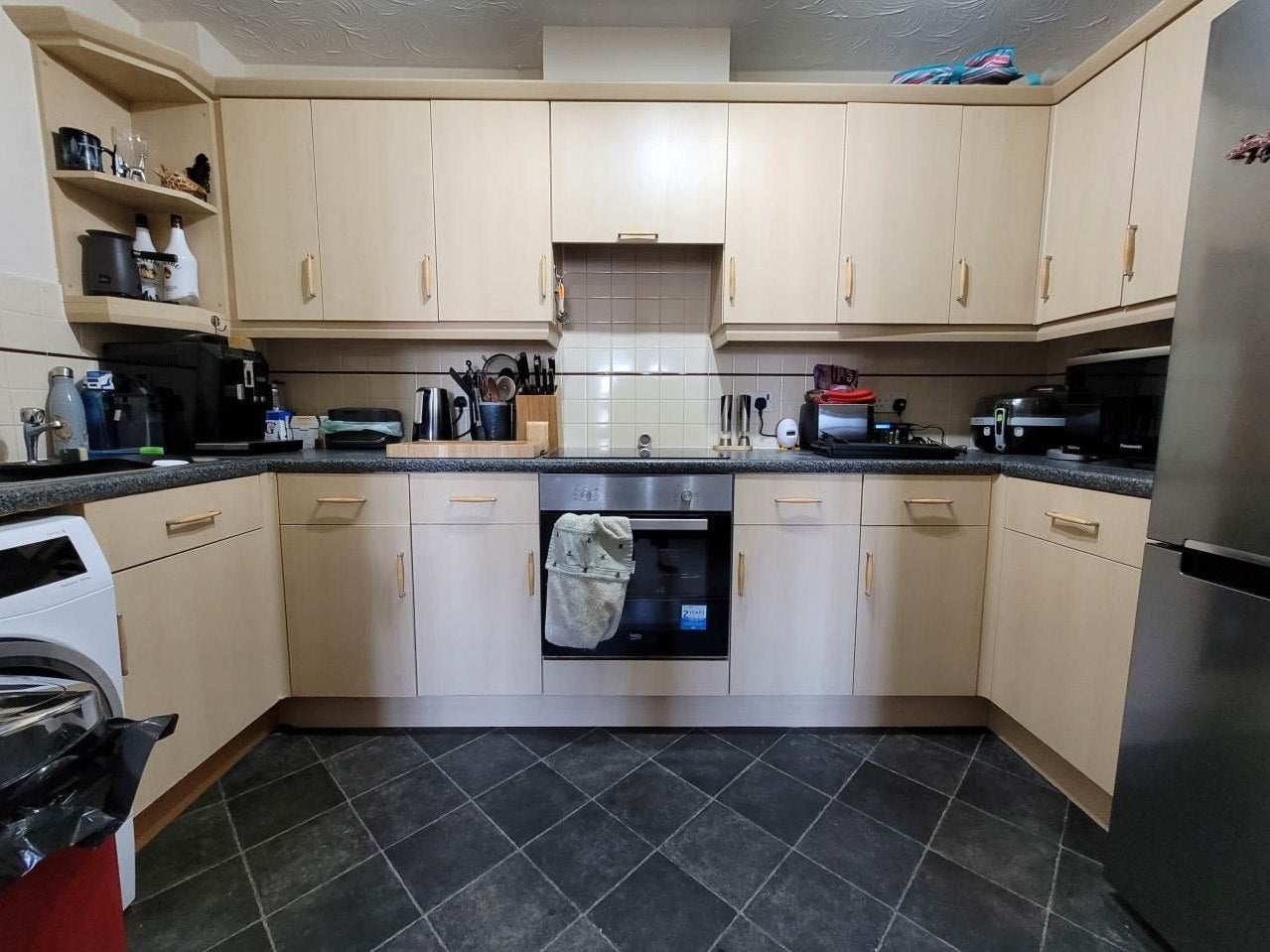 Flat Friarscroft Way in Aylesbury
