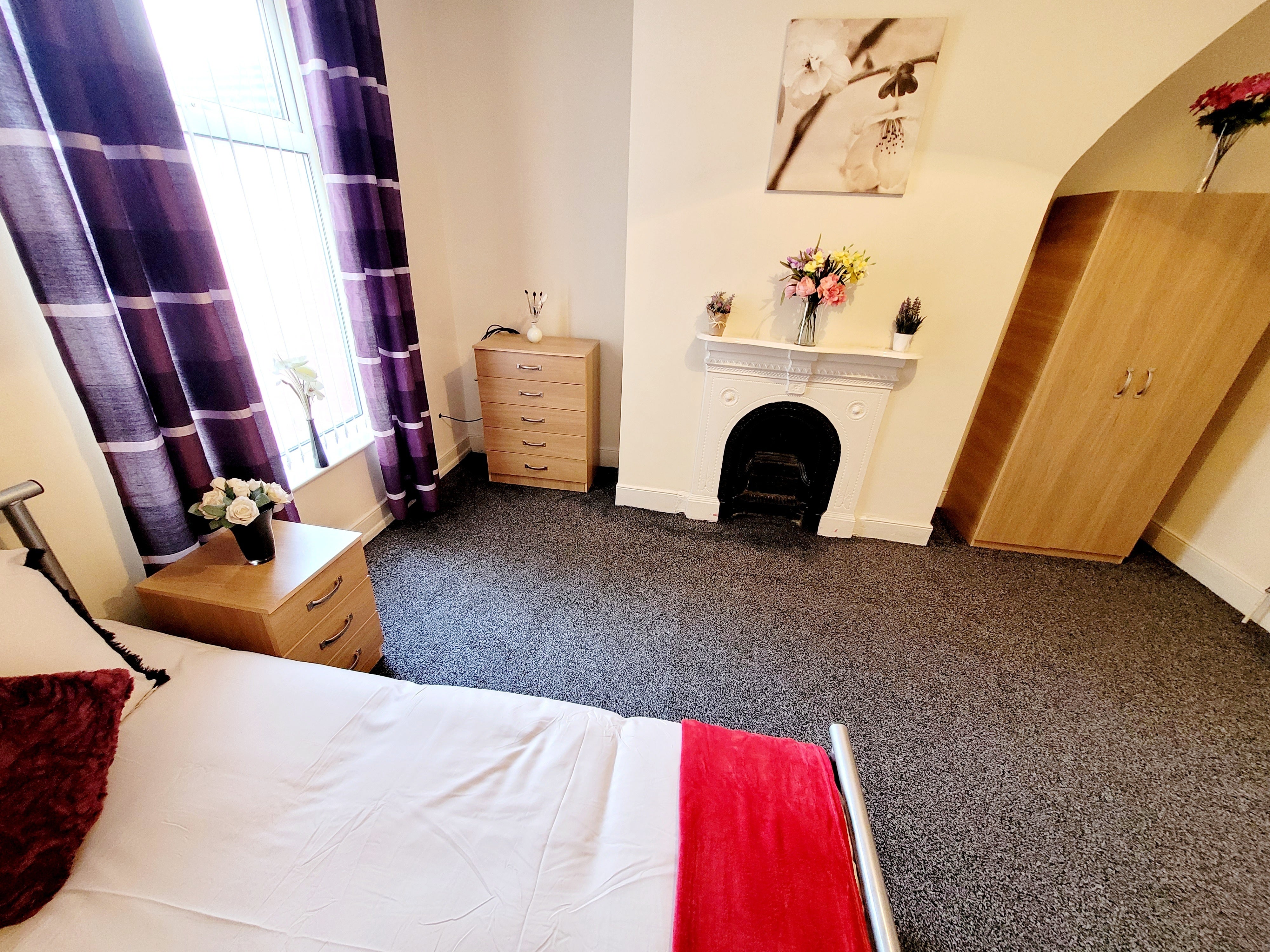 Room Liverpool Road in Salford