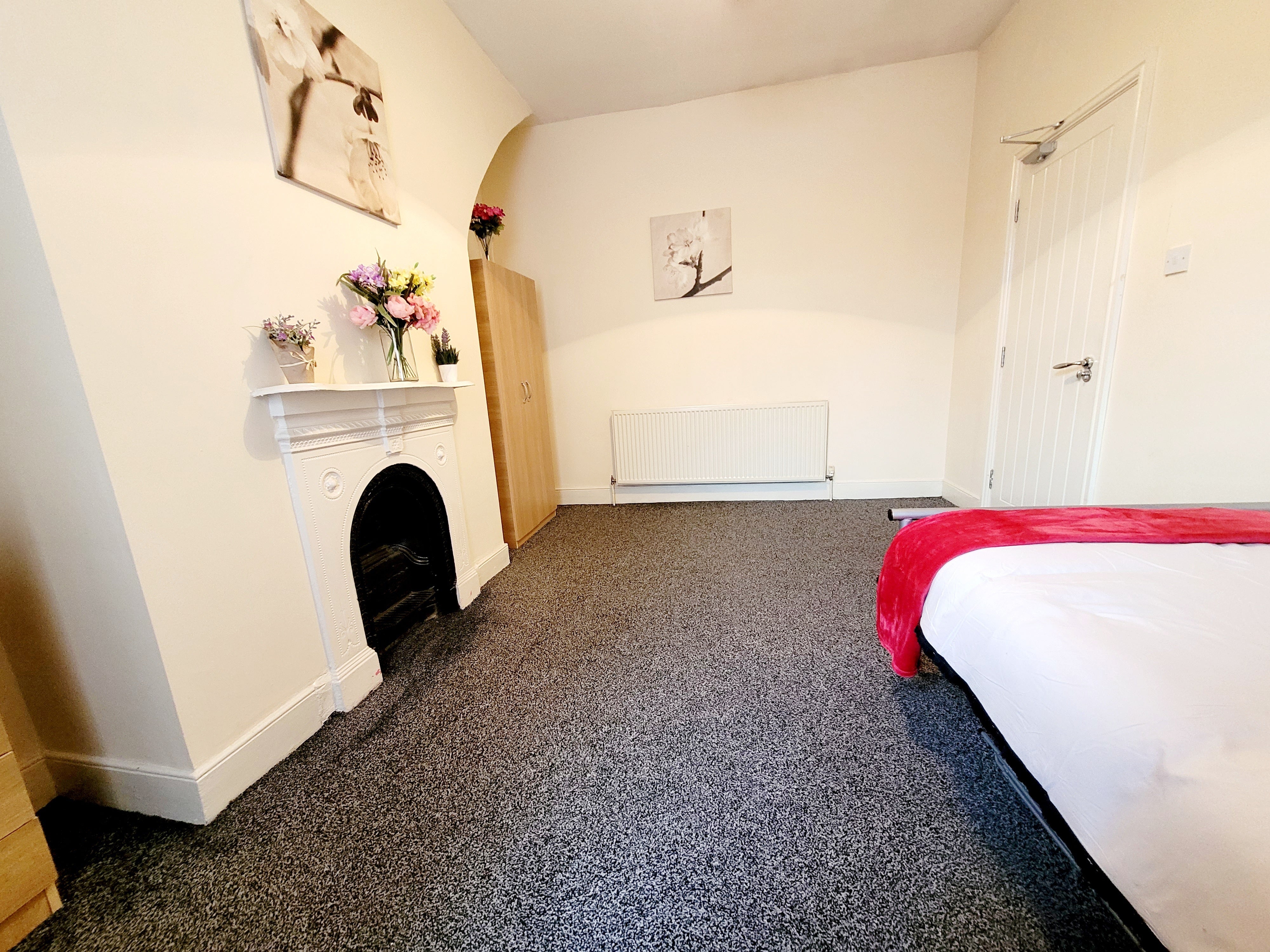 Room Liverpool Road in Salford