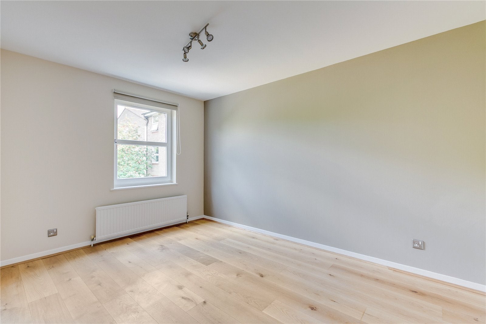Flat Barker Drive in Greater London