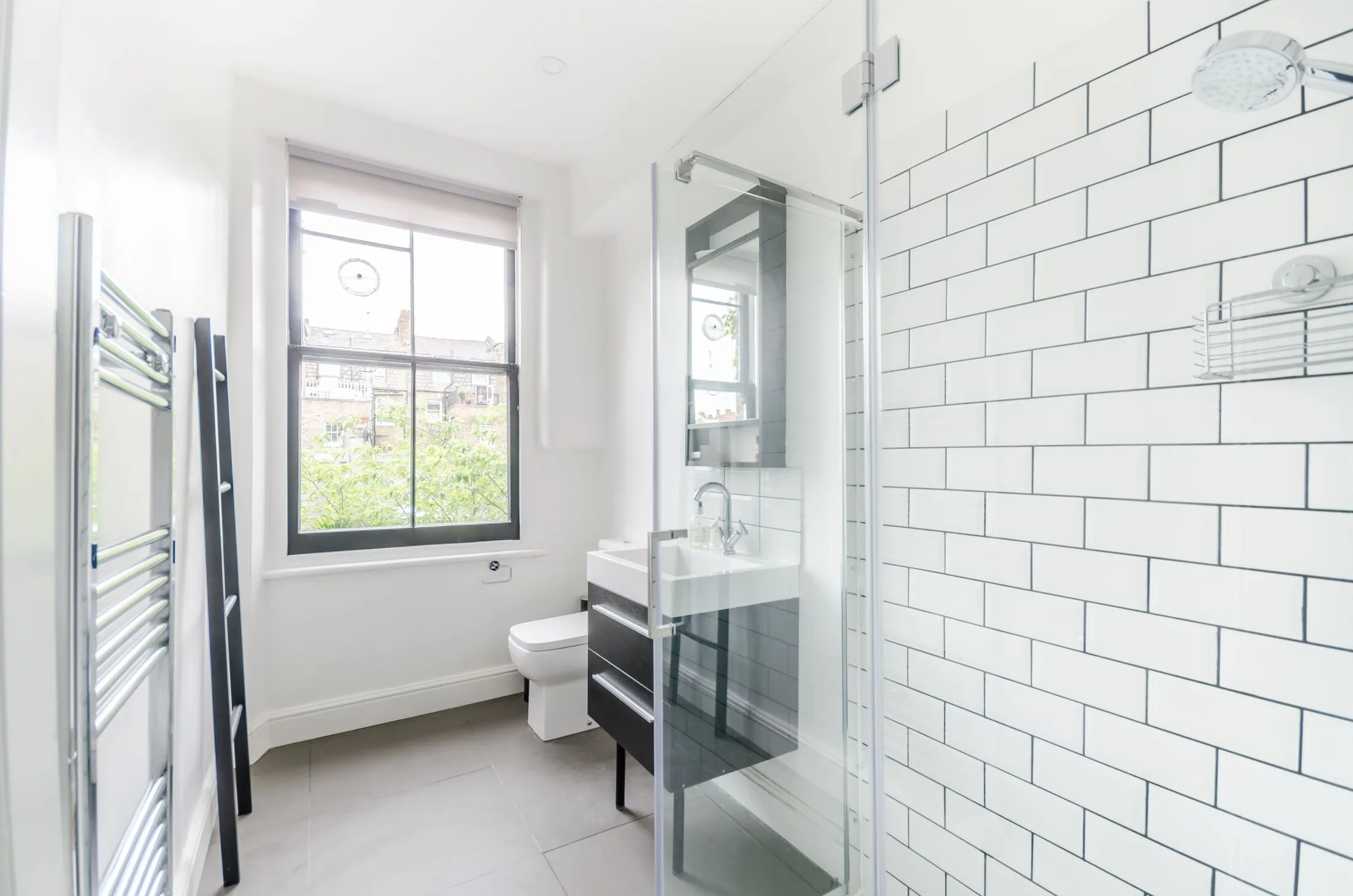 Flat Henniker Mews in Greater London
