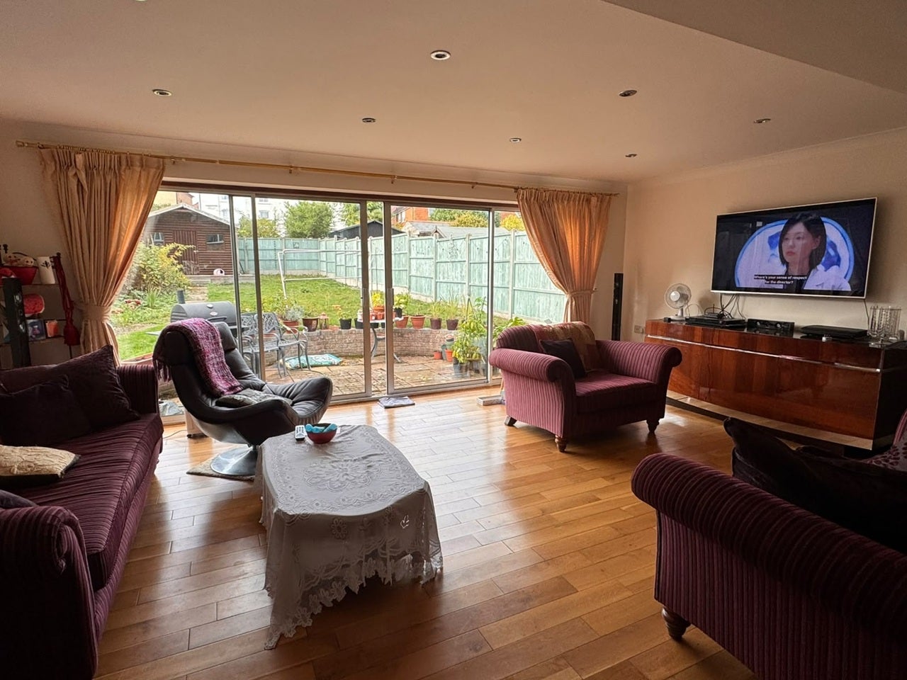 Room Baden Road in Guildford
