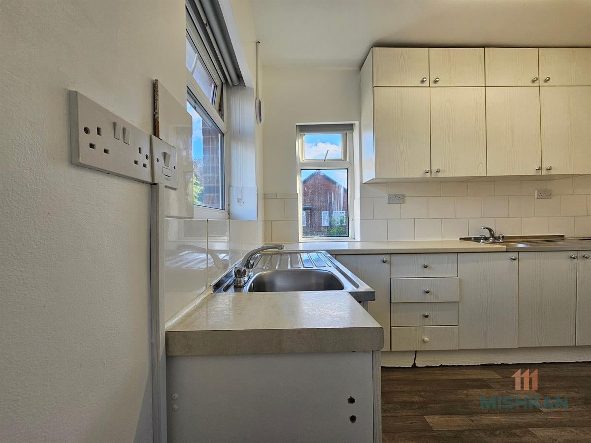 Flat Brantwood Road in Salford