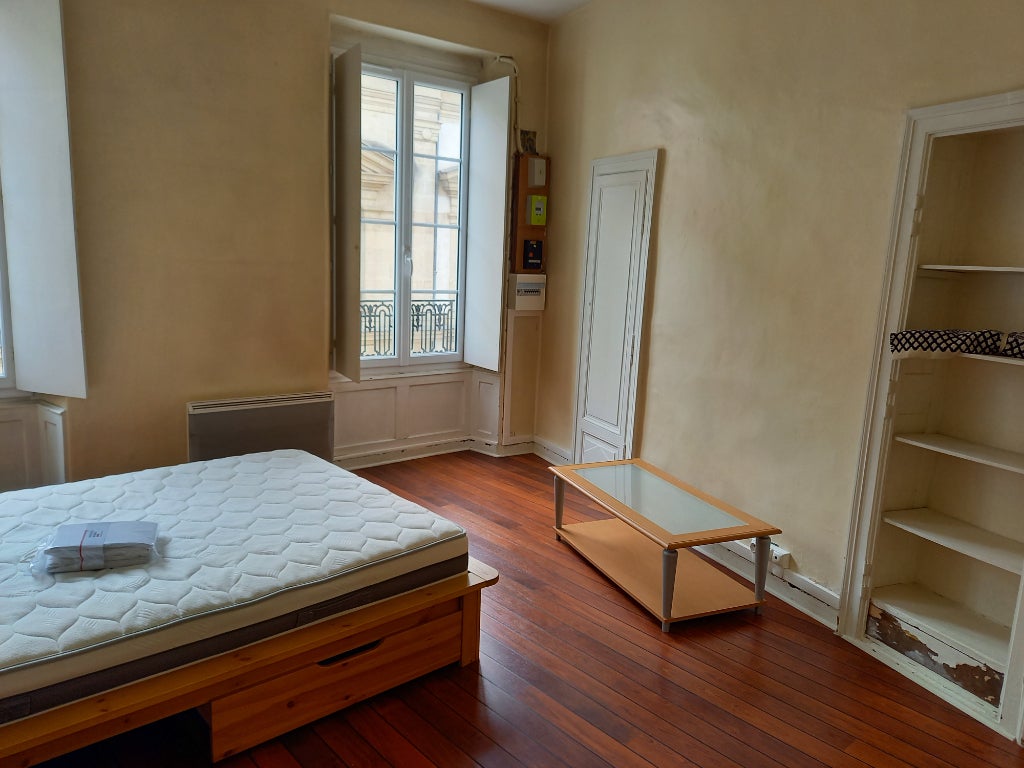 Flat Rue des Déportés in Laval