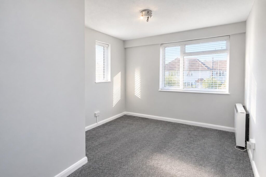 Flat Orchard Close in Mole Valley