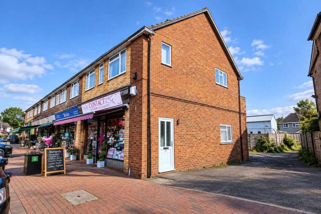 Flat Orchard Close in Mole Valley