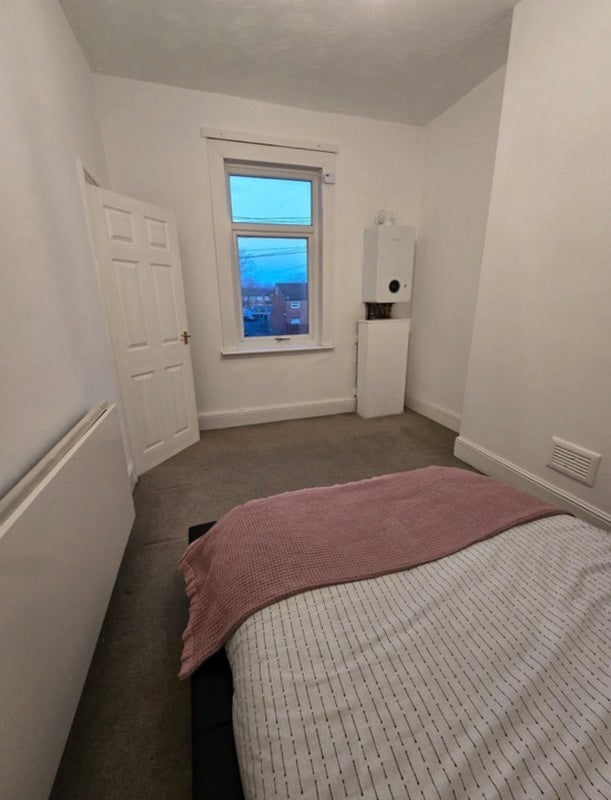 Room Walker Street in Heywood