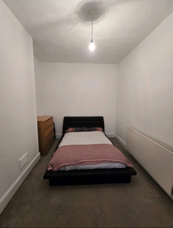 Room Walker Street in Heywood