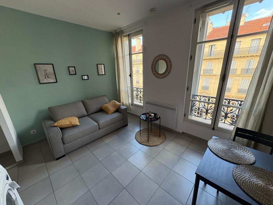 Chambre Rue de la République à Marseille