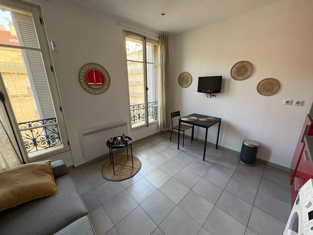Chambre Rue de la République à Marseille