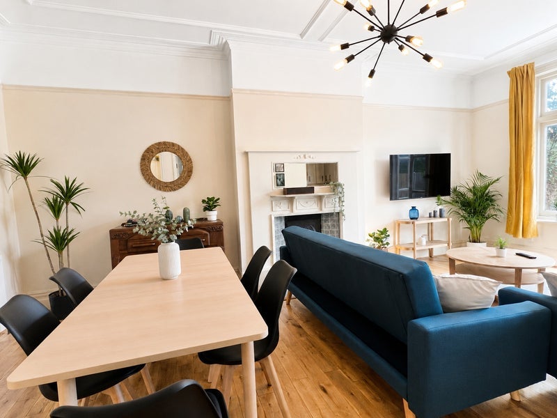 Room Oakley Avenue in Greater London