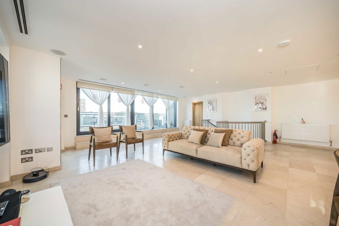 Flat Millharbour in Greater London