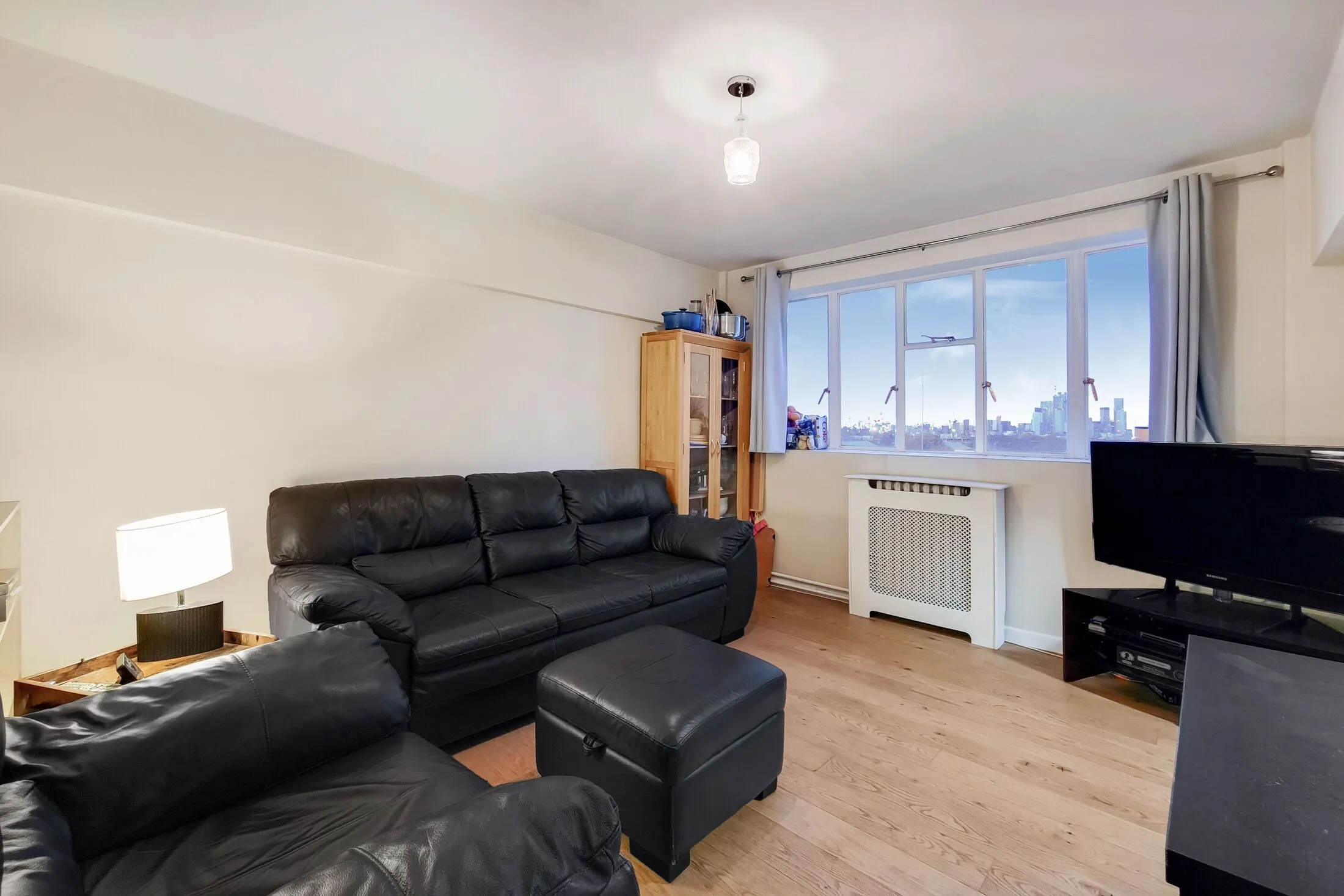 Flat Acre Lane in Greater London